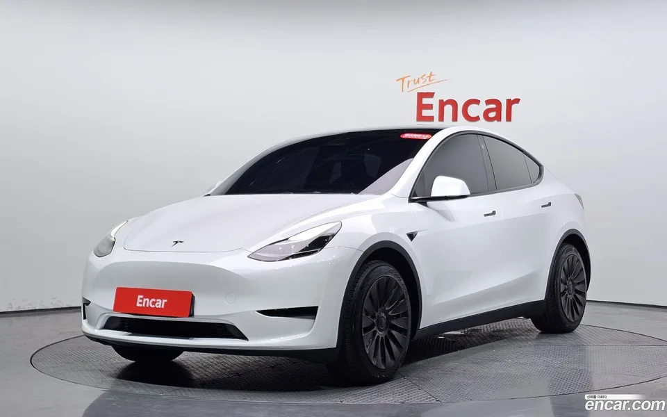 Tesla Model Y RWD 2023 — фото 1, купить с доставкой в Москву