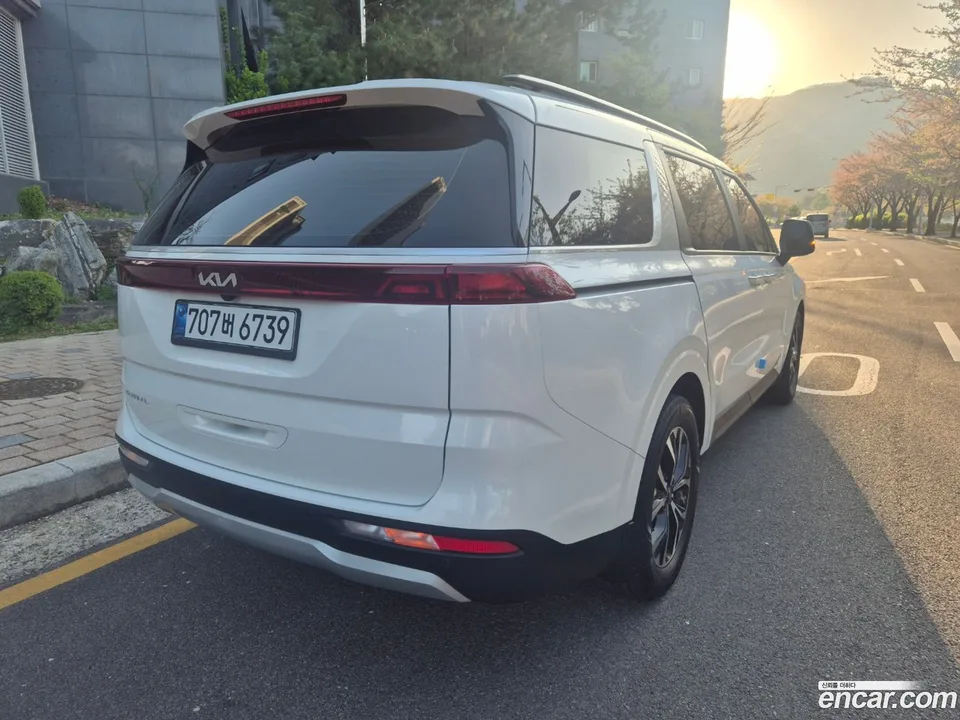 Kia Carnival 11 2023 — thumbnail 5