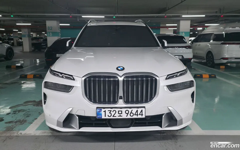 BMW X7 xDrive 40d 7 2024 — фото 1, купить с доставкой в Москву