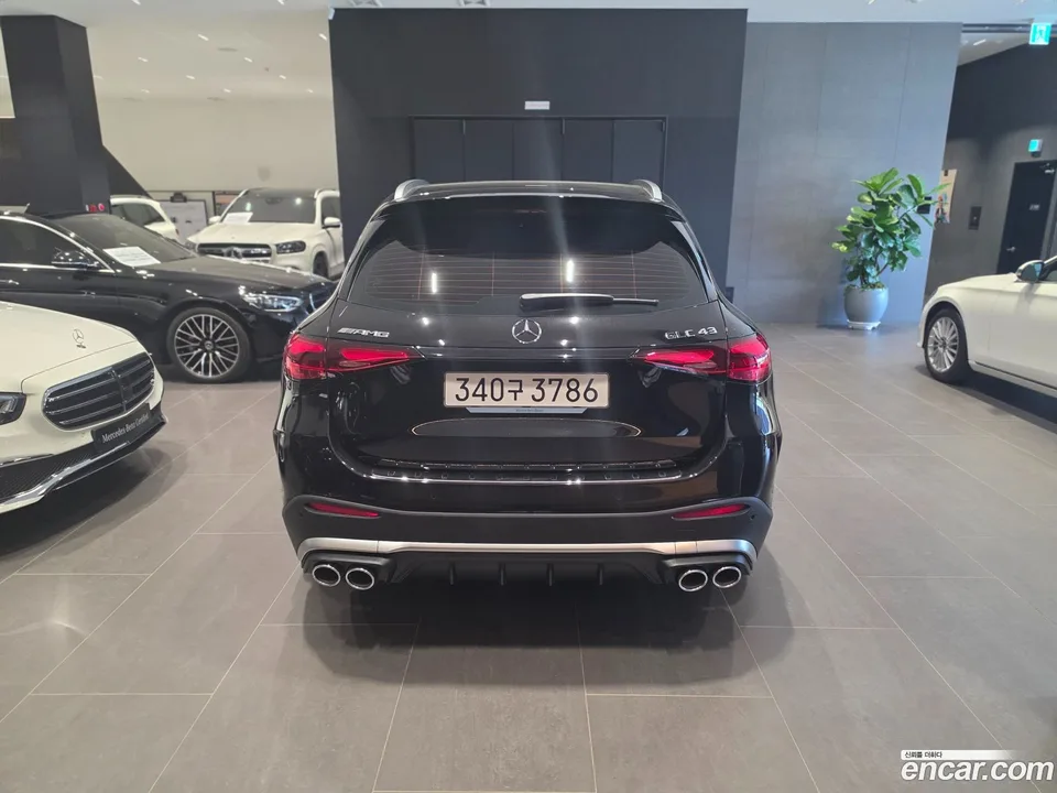 Mercedes-Benz GLC-Class AMG GLC43 4MATIC 2025 — thumbnail 4