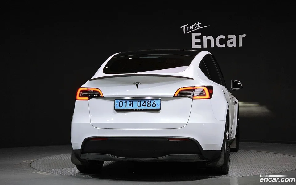 Tesla Model Y RWD 2024 — миниатюра 4