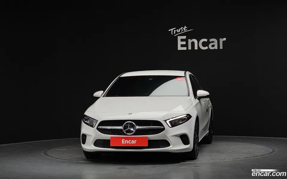 Mercedes-Benz A-Class A220 2022 — миниатюра 3