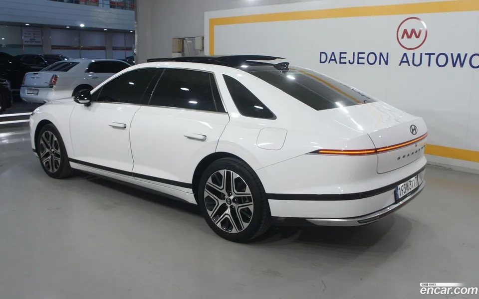 Hyundai Grandeur Hybrid 2023 — миниатюра 4