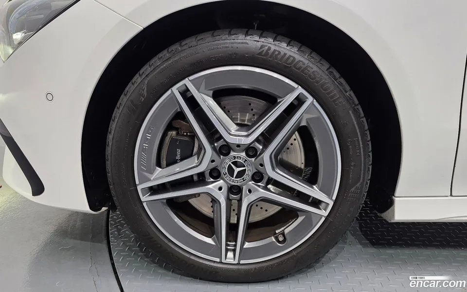 Mercedes-Benz CLA-Class CLA250 4MATIC 2024 — миниатюра 2