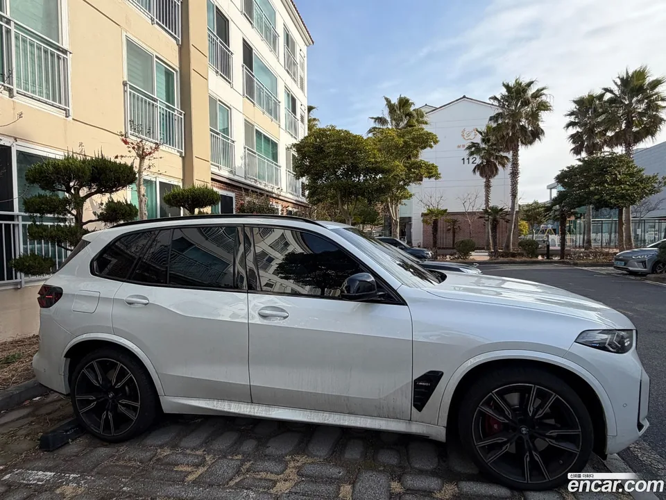 BMW X5 M60i 2025 — миниатюра 4