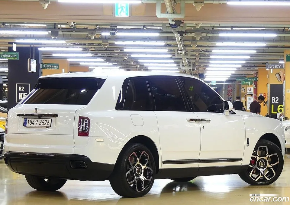 Rolls-Royce Cullinan 6.7 V12 2023 — миниатюра 3