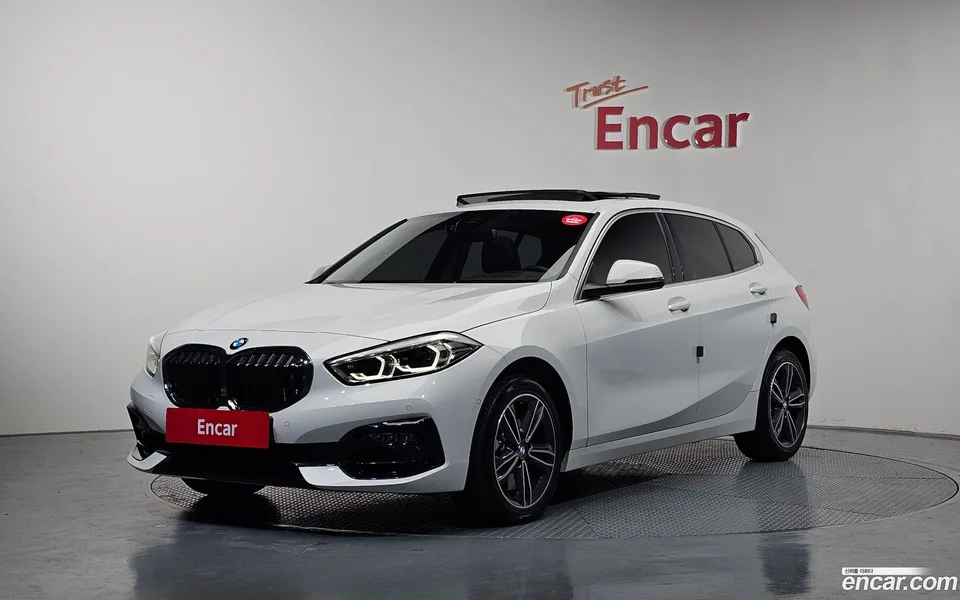 BMW 1 Series 120i 2024 — фото 1, купить с доставкой в Москву