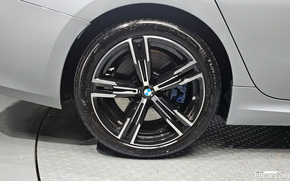 BMW 3 Series 320i M 2025 — миниатюра 2
