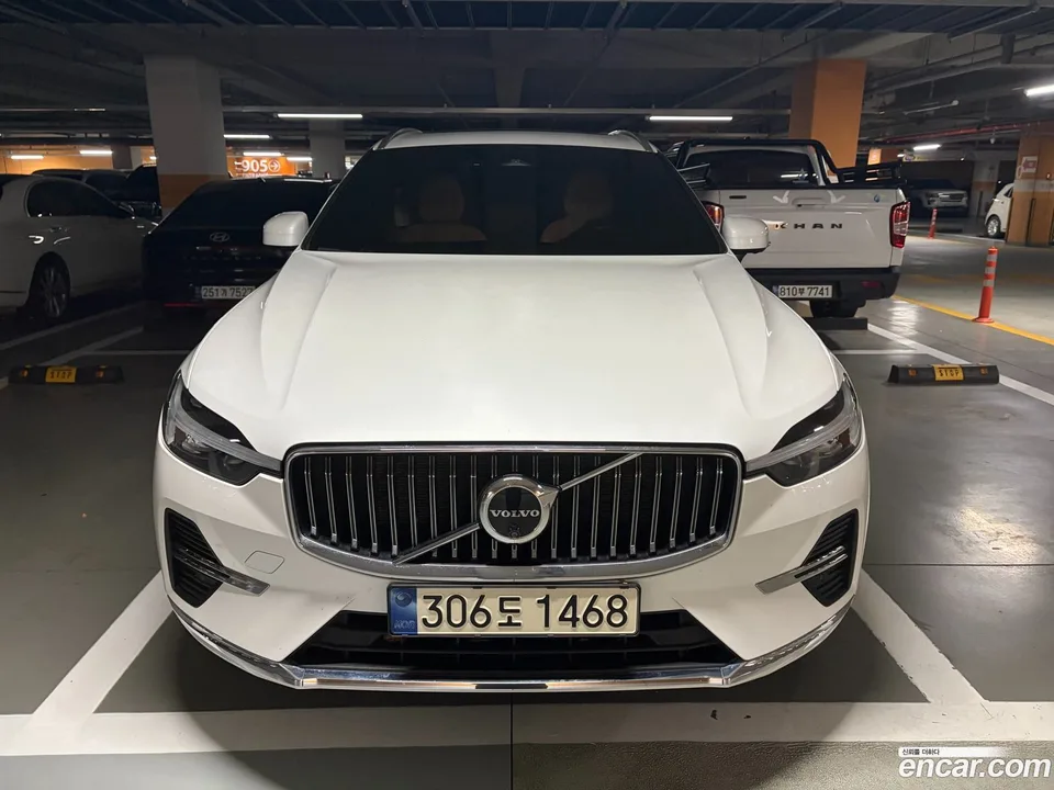 Volvo XC60 B5 2024 — фото 1, купить с доставкой в Москву
