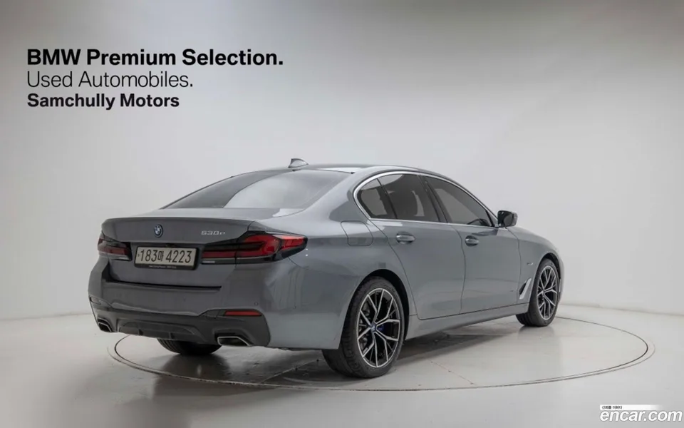 BMW 5 Series 530e M 2023 — миниатюра 4