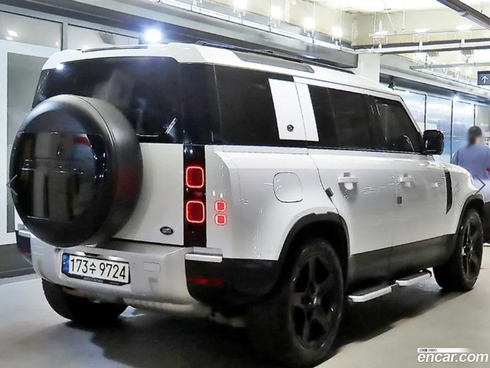 Land Rover Defender 110 D250 SE 2022 — миниатюра 4