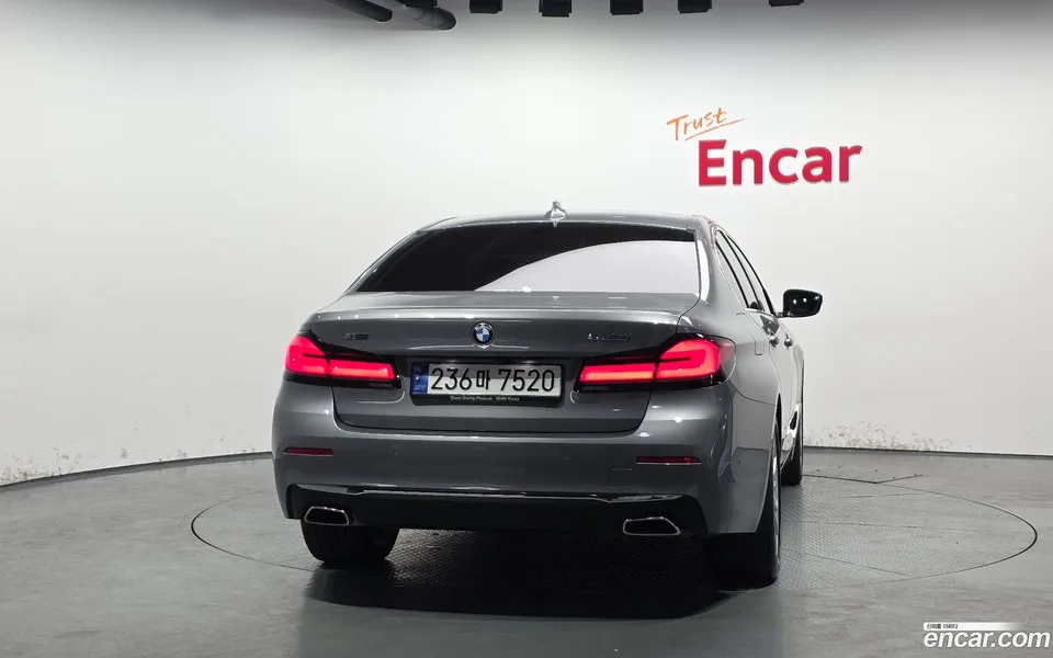 BMW 5 Series 530i xDrive 2023 — миниатюра 4