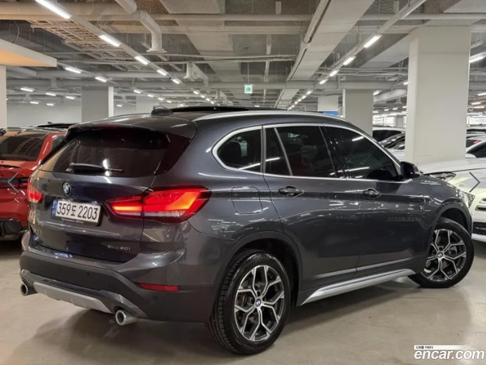 BMW X1 xDrive 20i xLine 2022 — миниатюра 2
