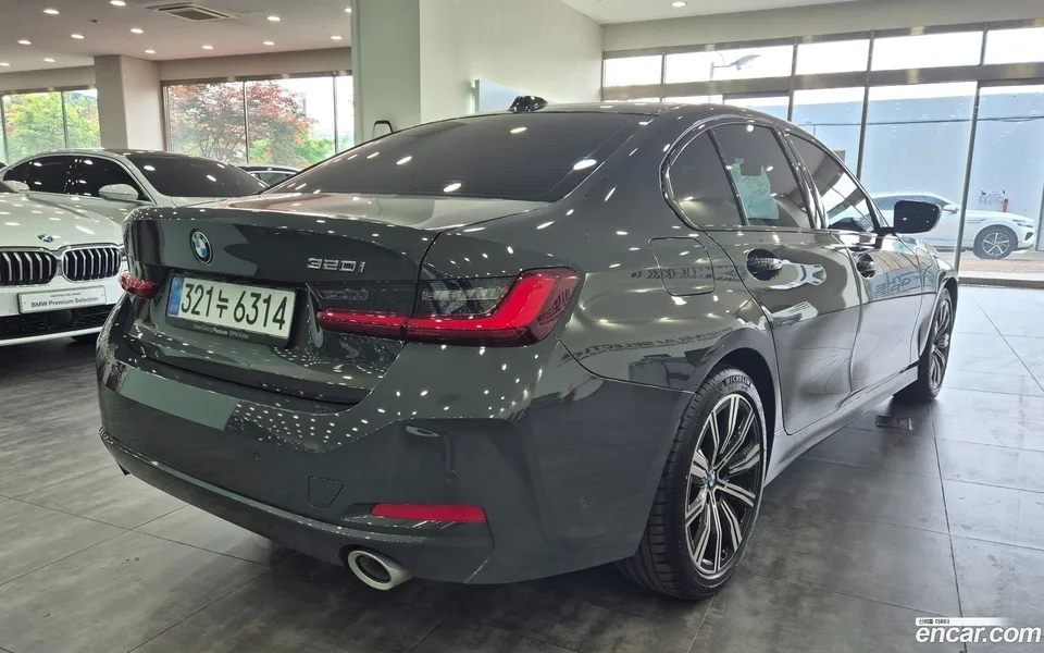 BMW 3 Series 320i 2025 — миниатюра 4