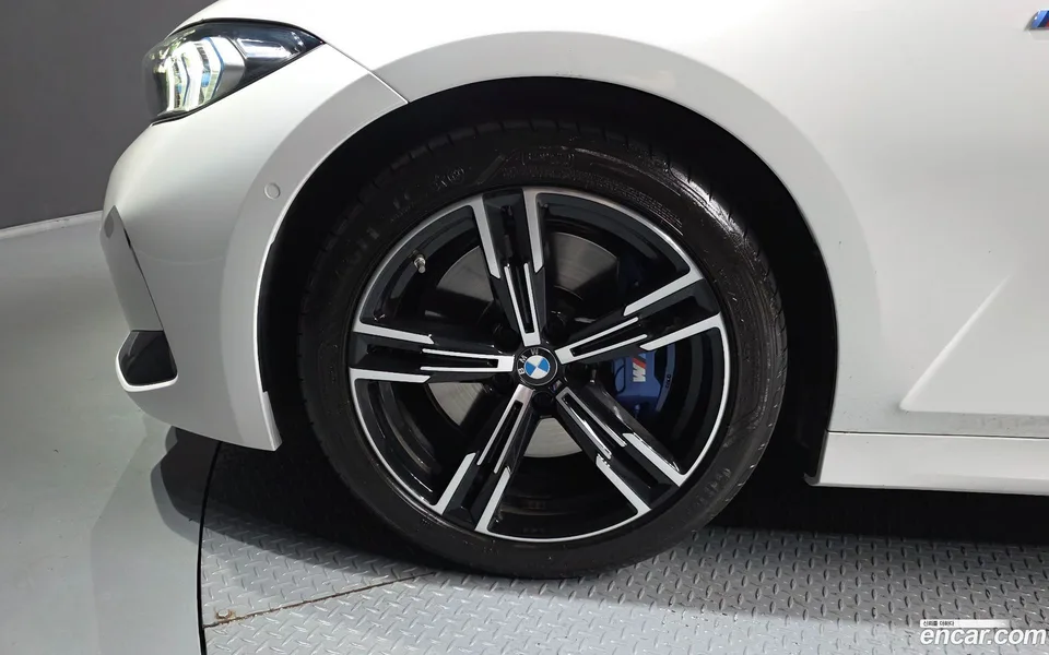 BMW 3 Series 320i M 2022 — thumbnail 2