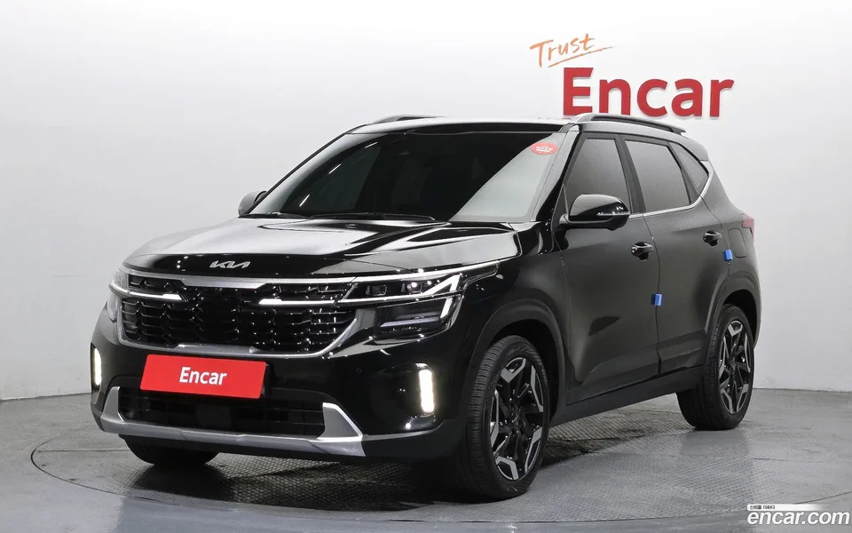 Kia Seltos 1.6 2WD 2023 — фото 1, купить с доставкой в Москву