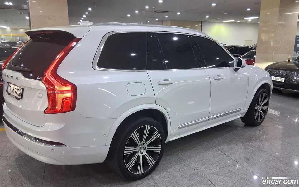 Volvo XC90 T8 2023 — миниатюра 4