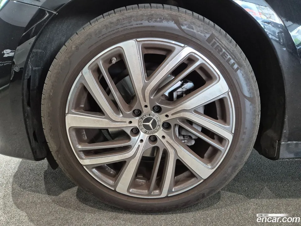 Mercedes-Benz E-Class E220d 4MATIC 2025 — миниатюра 2
