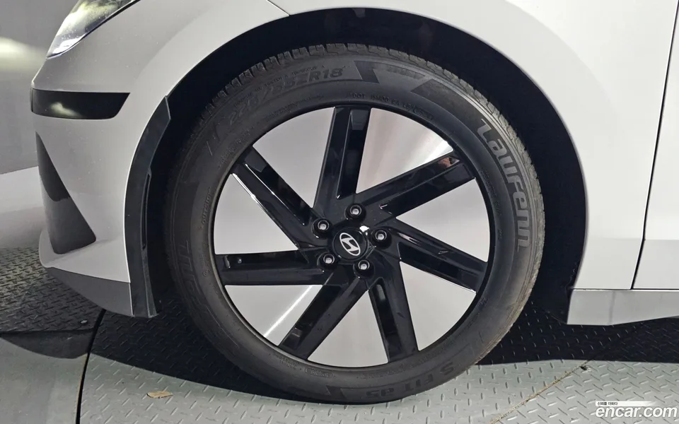 Hyundai Ioniq 6 2023 — миниатюра 2