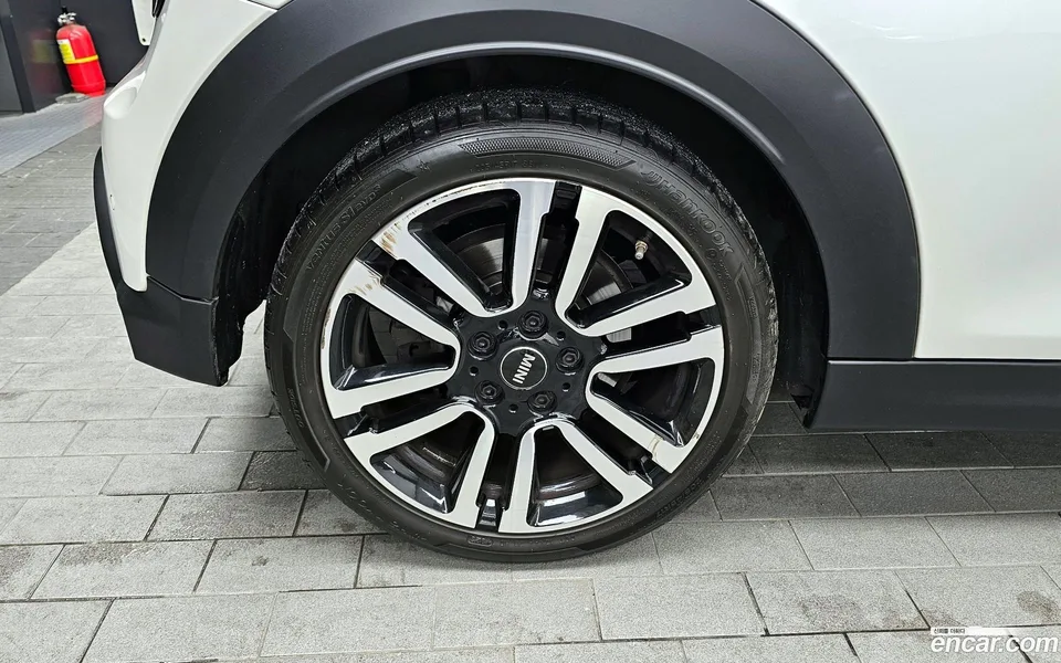 MINI Cooper S 2023 — миниатюра 5