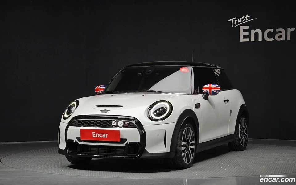 MINI Cooper S 2023 — фото 1, купить с доставкой в Москву