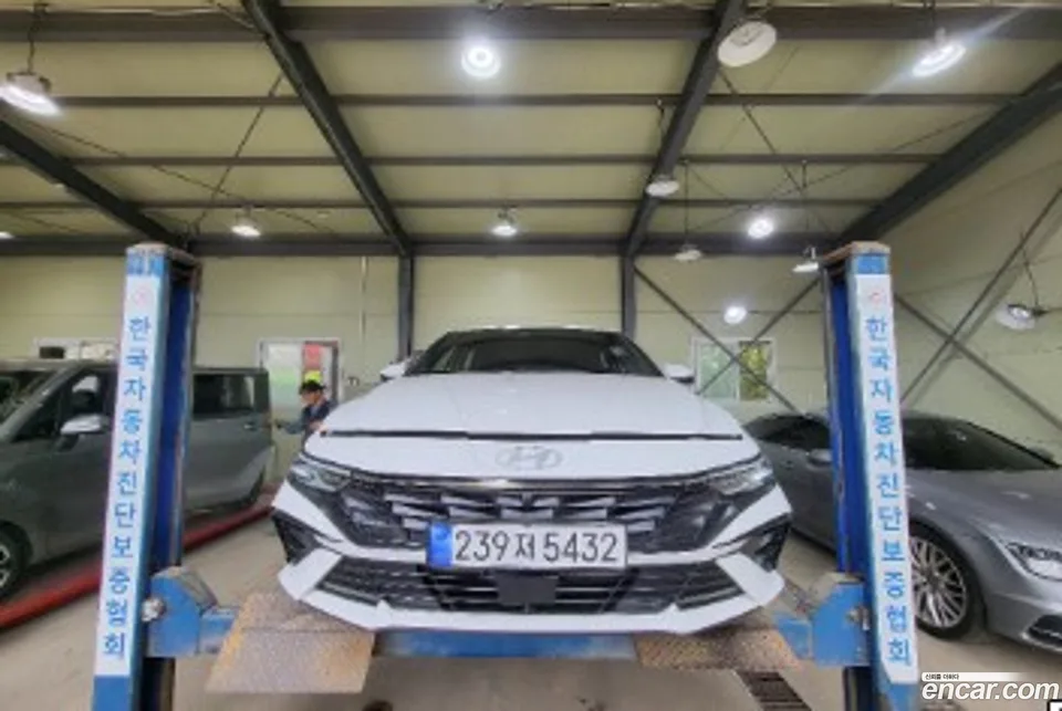 Hyundai Avante CN7 1.6 2024 — фото 1, купить с доставкой в Москву