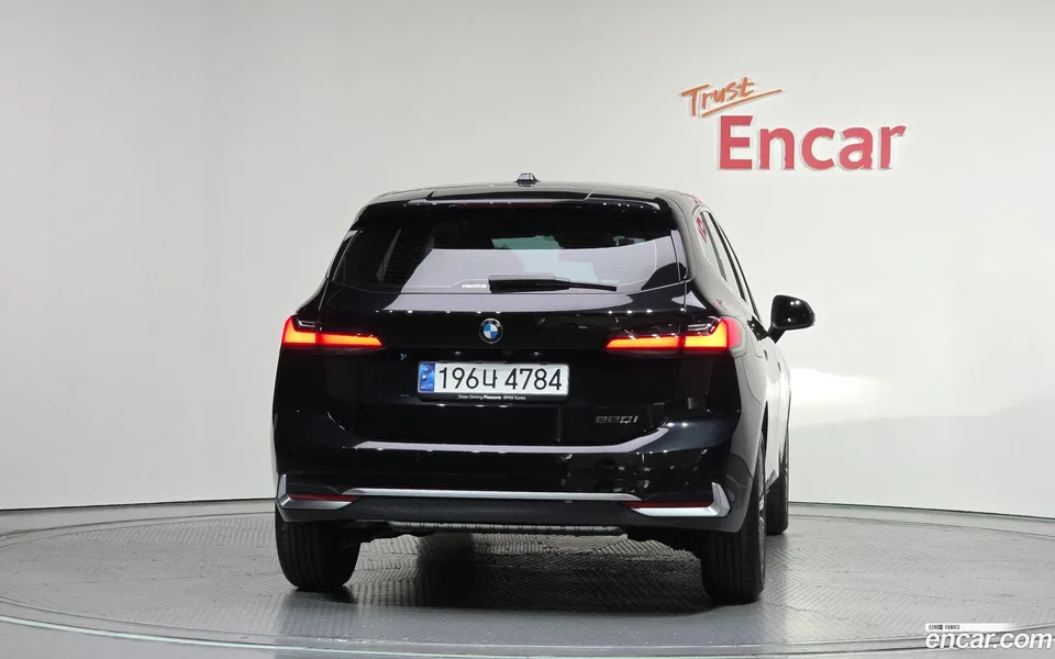 BMW 2 Series Active Tourer 220i 2024 — миниатюра 4