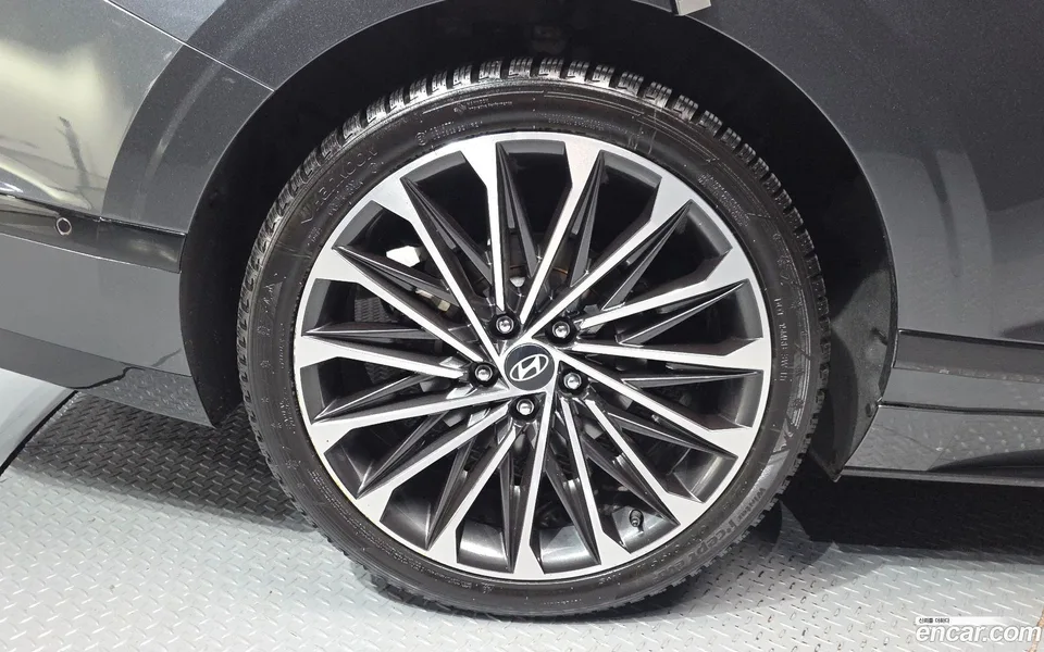 Hyundai Grandeur 2.5 2WD 2023 — миниатюра 2