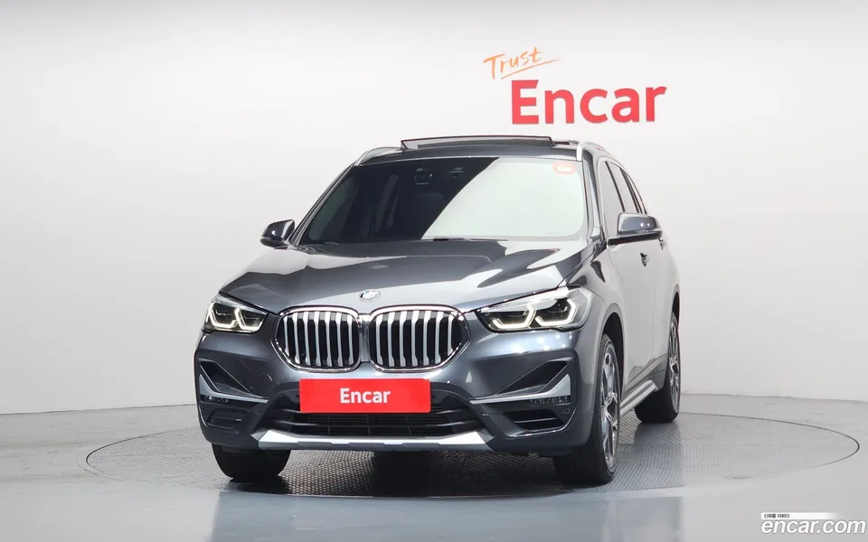 BMW X1 xDrive 20i xLine 2022 — миниатюра 3