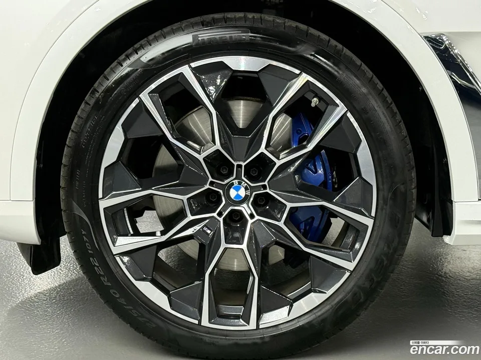 BMW X7 xDrive 40i M 6 2025 — миниатюра 2