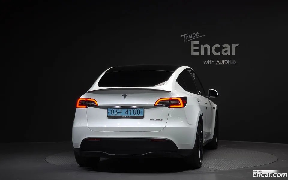 Tesla Model Y AWD 2022 — миниатюра 4