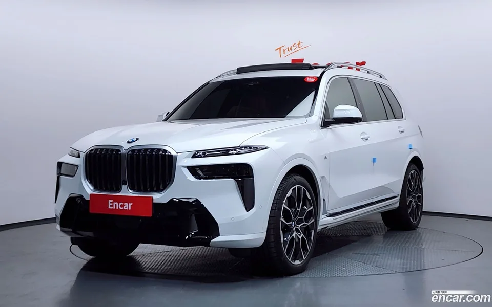 BMW X7 xDrive 40d M 6 2025 — фото 1, купить с доставкой в Москву