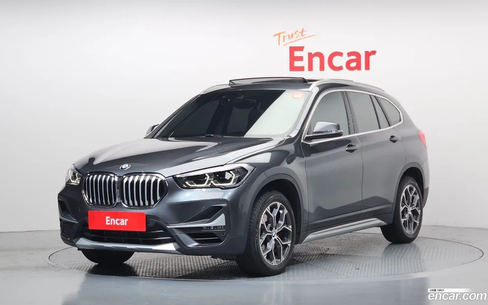 BMW X1 xDrive 20i xLine 2022 — фото 1, купить с доставкой в Москву