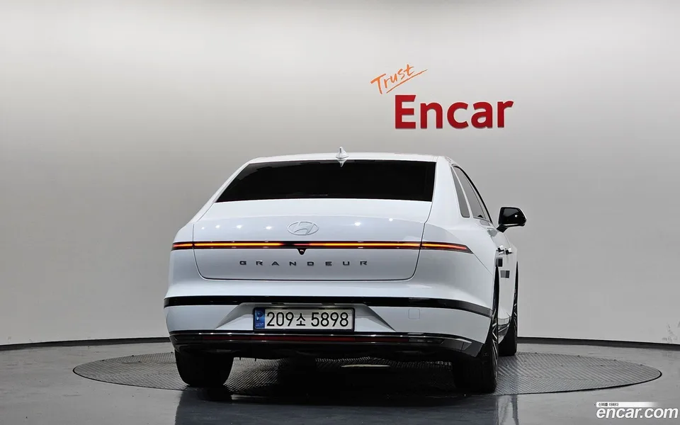 Hyundai Grandeur Hybrid 2023 — миниатюра 4