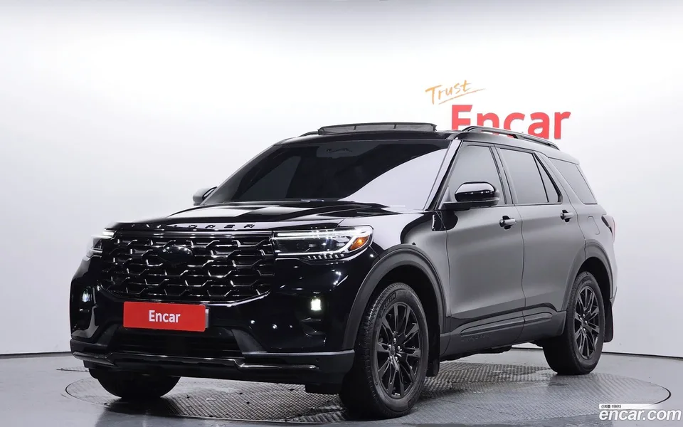 Ford Explorer 2.3 4WD 2025 — фото 1, купить с доставкой в Москву