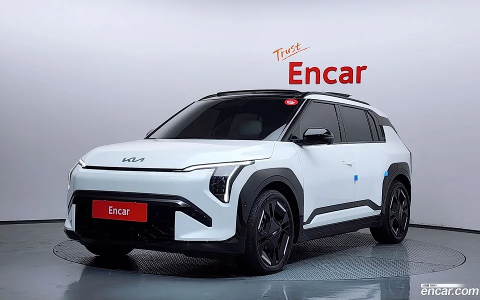 Kia EV3 2WD 2024 — фото 1, купить с доставкой в Москву