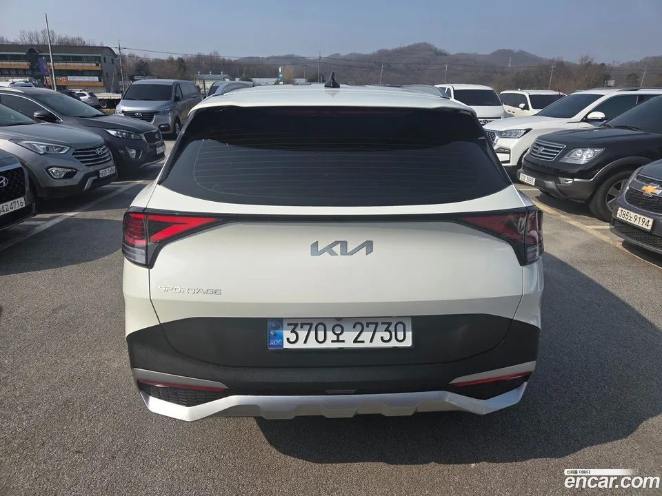 Kia Sportage 2.0 2WD 2022 — миниатюра 2