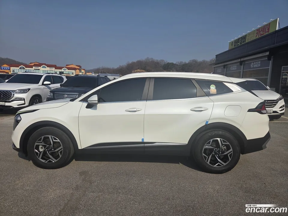 Kia Sportage 2.0 2WD 2022 — миниатюра 3