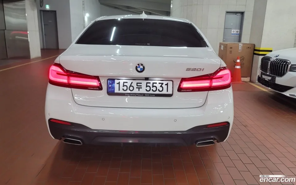 BMW 5 Series 520i M 2023 — миниатюра 3