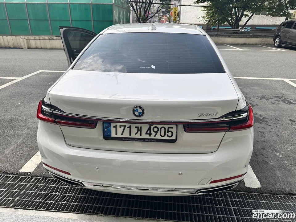 BMW 7 Series 740i 2022 — миниатюра 4