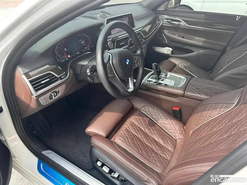 BMW 7 Series 740i 2022 — миниатюра 5