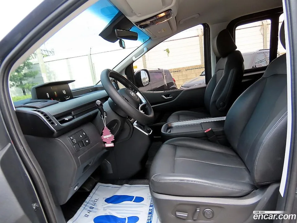 Hyundai Staria L3.5 5 2024 — миниатюра 2