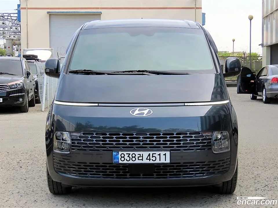 Hyundai Staria L3.5 5 2024 — фото 1, купить с доставкой в Москву