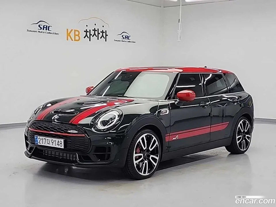 MINI Cooper S Clubman JCW 2022 — фото 1, купить с доставкой в Москву