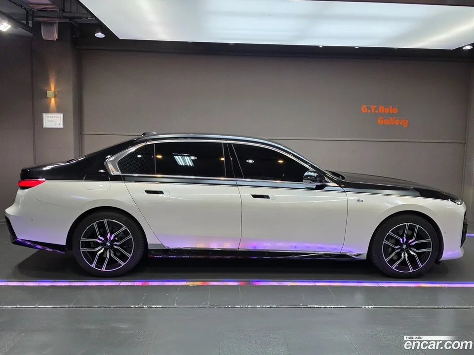 BMW 7 Series 740i sDrive M 2023 — миниатюра 2