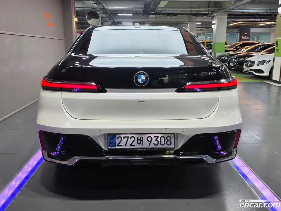 BMW 7 Series 740i sDrive M 2023 — миниатюра 4