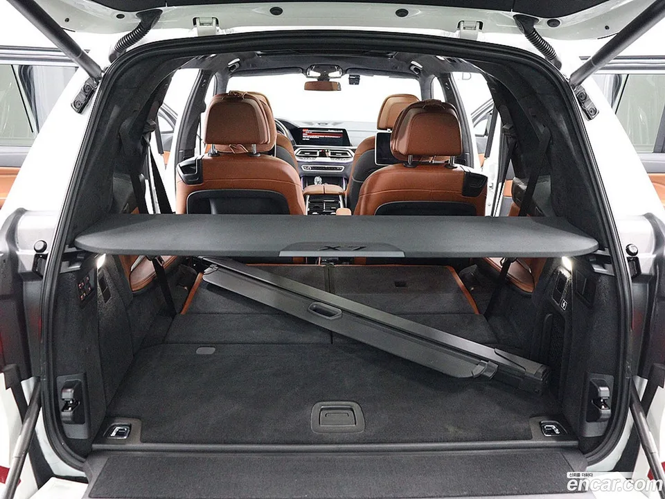 BMW X7 xDrive 40i M 6 2022 — миниатюра 2