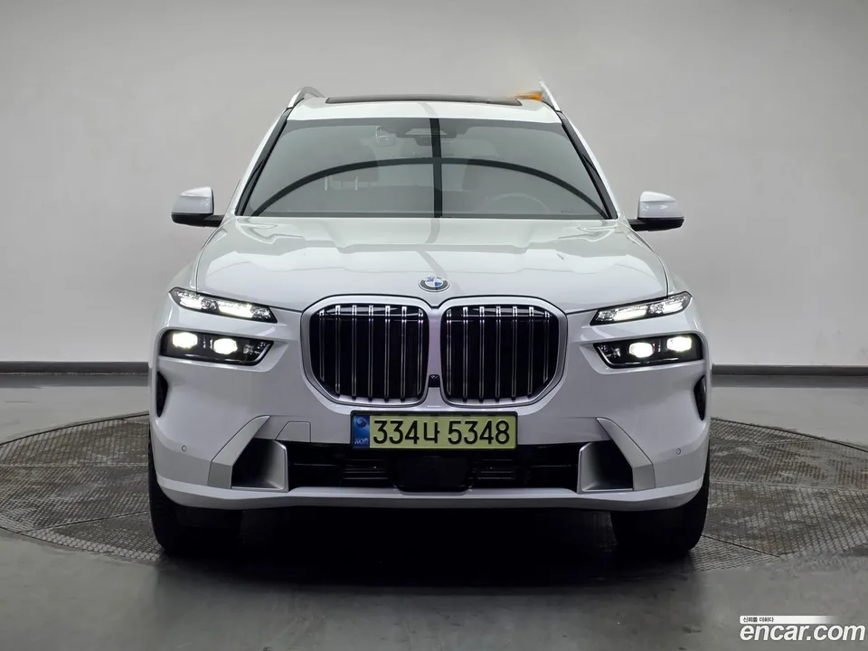 BMW X7 xDrive 40i 6 2025 — миниатюра 3