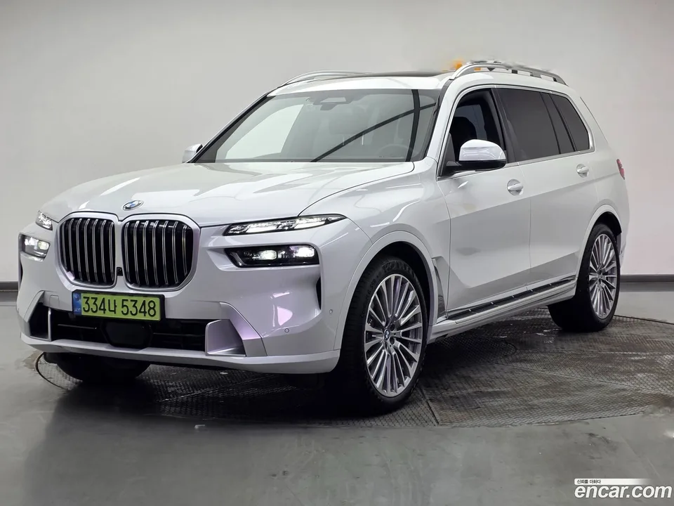 BMW X7 xDrive 40i 6 2025 — фото 1, купить с доставкой в Москву