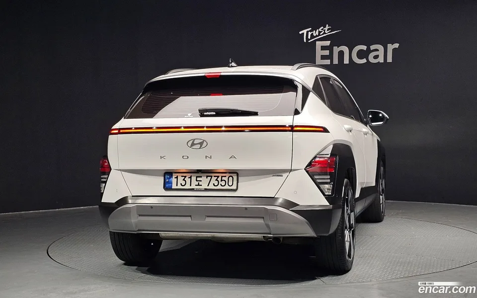 Hyundai Kona 1.6 4WD 2023 — миниатюра 4